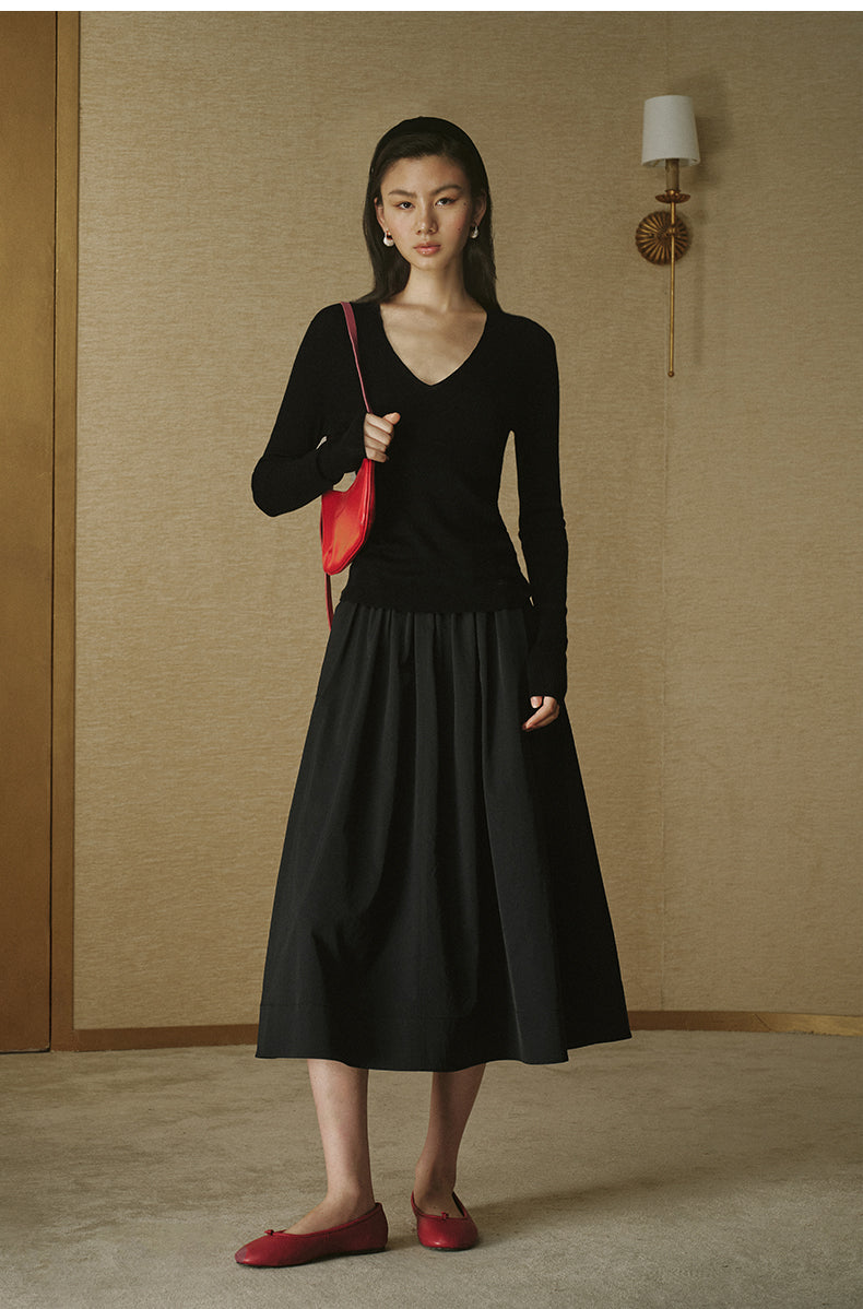 Seamless Wool V-Neck Top - Ink Black
