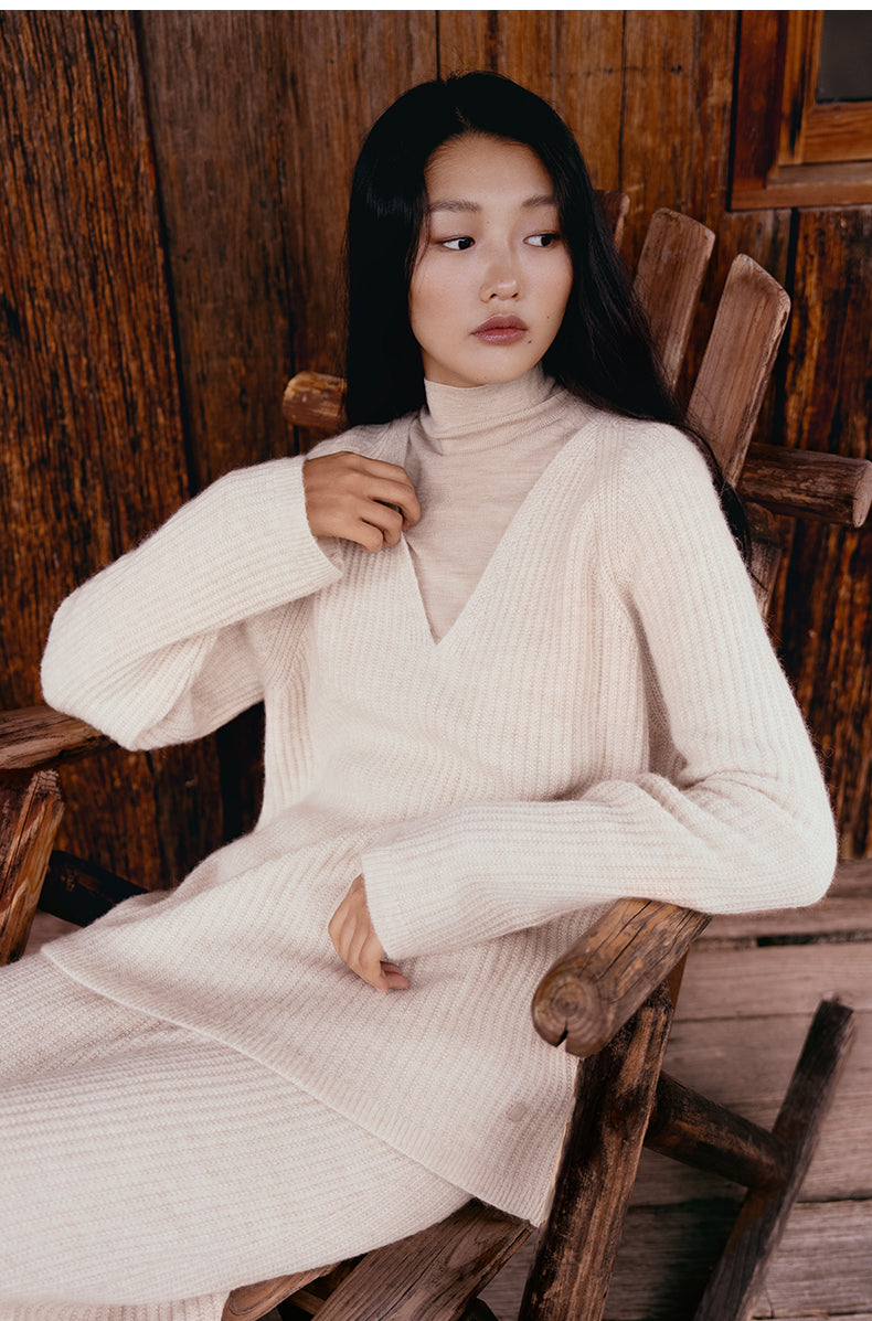 ZZ2EAKZN051 Alpaca V-Neck Knit