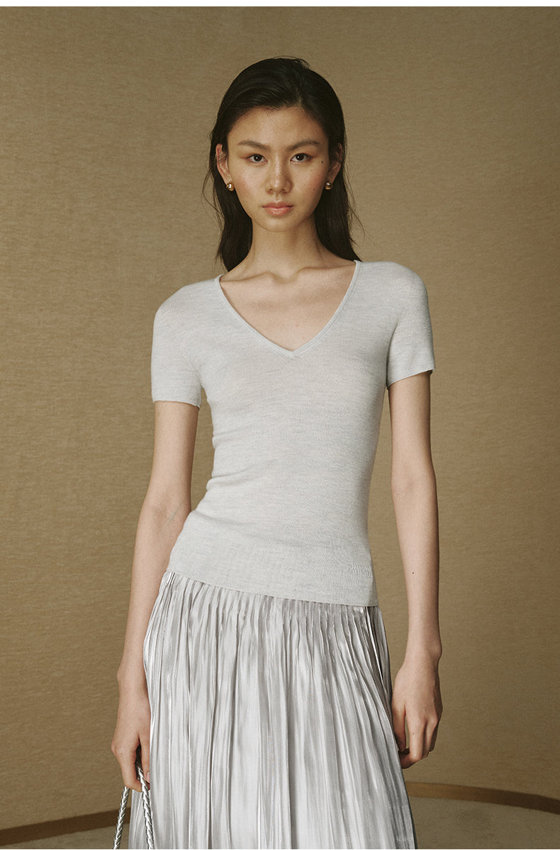 Seamless Wool V-Neck Tee Ivory White