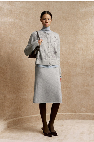 Qi Luo Xiang Floral Knit Cardigan in Light Dew Grey - view 2
