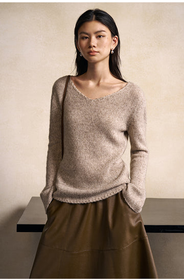 Ying Ke Xian Textured V-Neck Sweater in Light Beige Grey - view 3