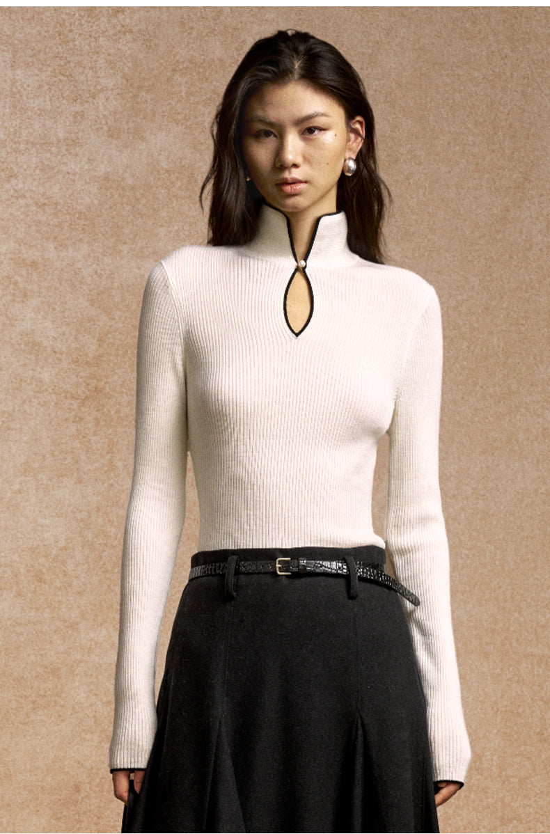 Guanshan Contrast Trim Wool Sweater in White with Black - view 4