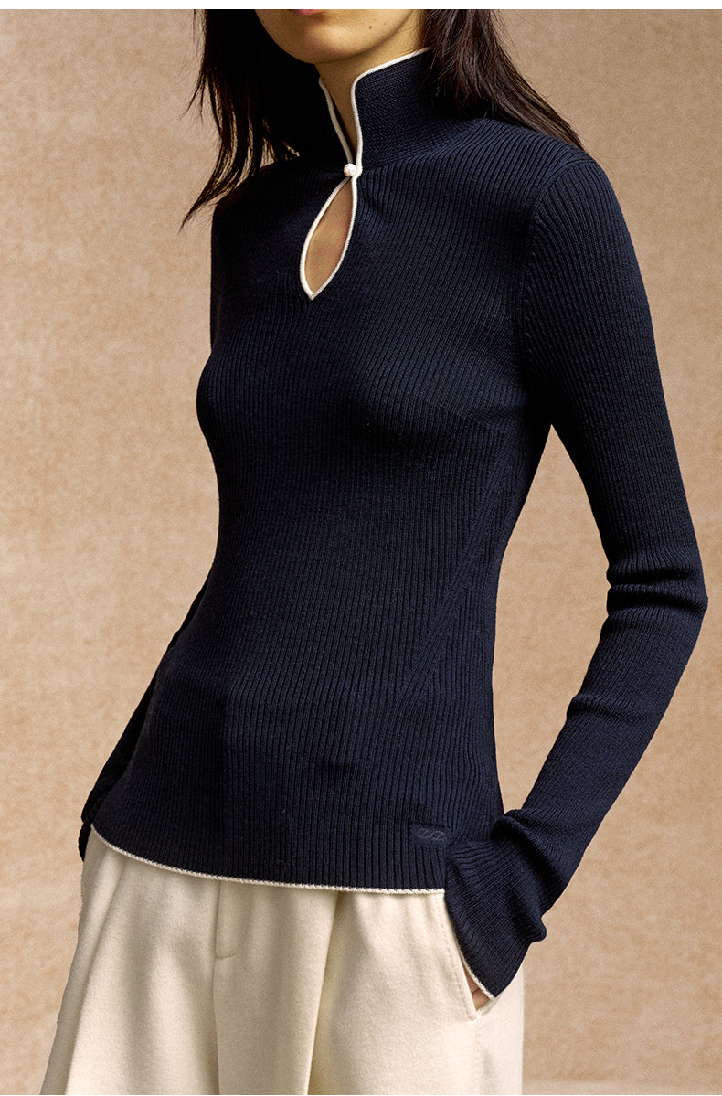 Guanshan Contrast Trim Wool Sweater in Navy with White - view 5