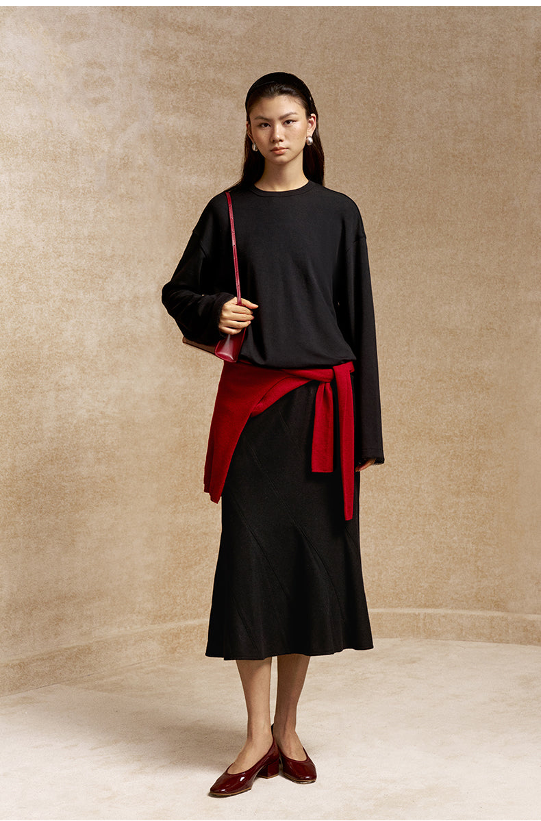 Buyue Panelled Fishtail Midi Skirt in Deep Ink Black - view 2