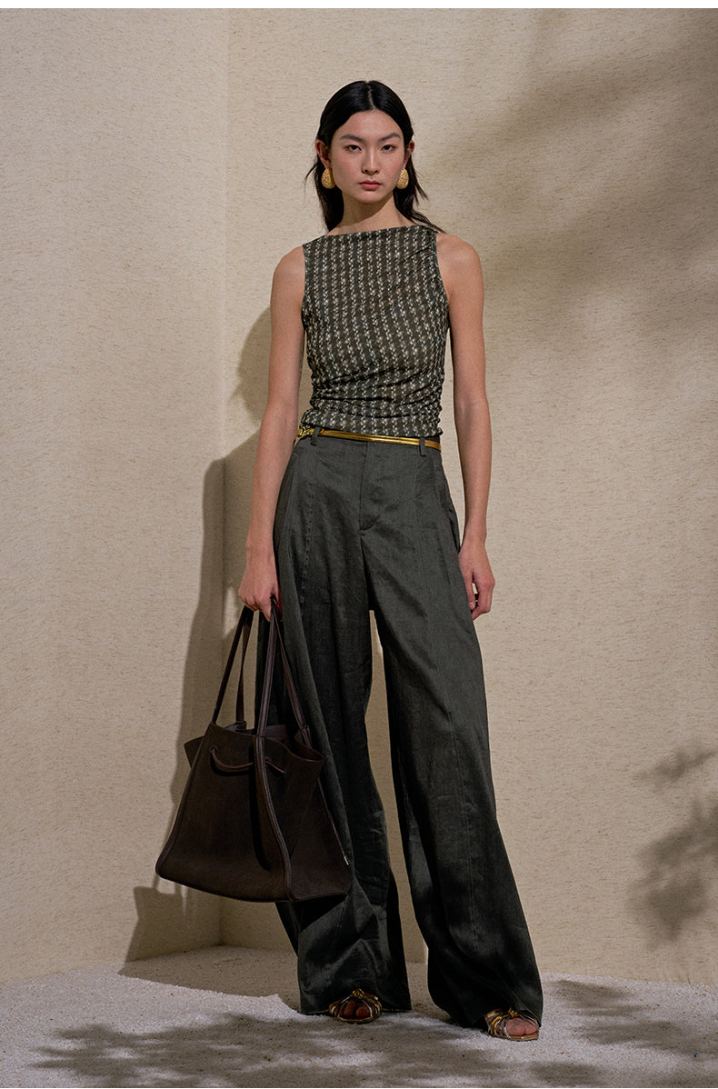 Straight Neck Moth Yarn Sleeveless Vest