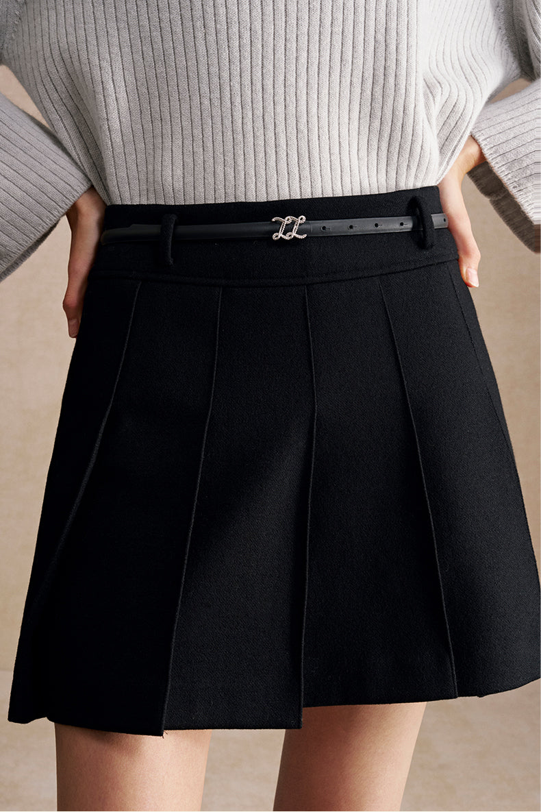Baixingyueman Signature Slim Leather Belt in Ink Black - view 1 - Ink Black